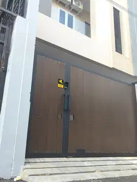 Rumah kost kosan 3lt luas 9x16 144m Kebon Jeruk Jakarta Barat