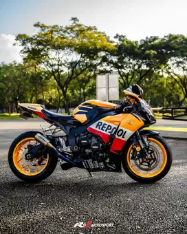 Honda CBR 1000 Nik 2014 Warna orange Odo 20.000 an SC Project
