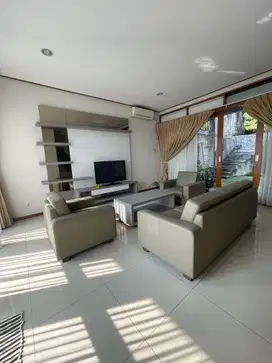 SEWA RUMAH FULL FURNITURE SETRADUTA GREEN TERACE