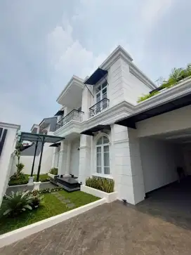DISEWAKAN RUMAH BARU RENOVASI TOTAL KOM GUDANG PELURU TEBET JAKSEL.