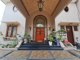 RUMAH KOMPLEK  BKI DI LEBAK BULUS STRATEGIS PRIVATE POOL