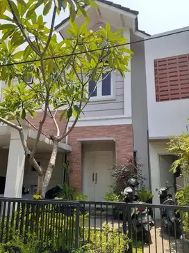 Rumah 2 Lantai Dijual di Nerada Estate Ciputat
