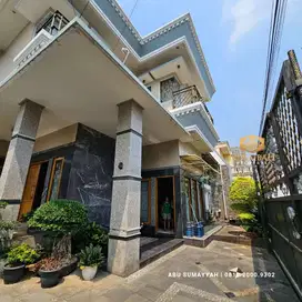 Rumah mewah Jatiwaringin