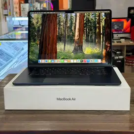 Macbook Air M2 15” 512GB Midnight