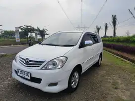 Toyota Kijang Innova 2011 Bensin
