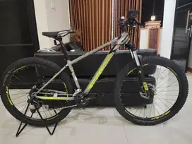 Di jual Sepeda Polygon Premier 5 Kondisi Masih Terlihat Seperti Baru