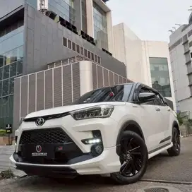 TOYOTA RAIZE 1.0 T GR SPORT TWO TONE AT 2022 PUTIH PEMAKAIAN 2023