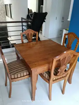 Meja makan kayu jati + 4 kursi