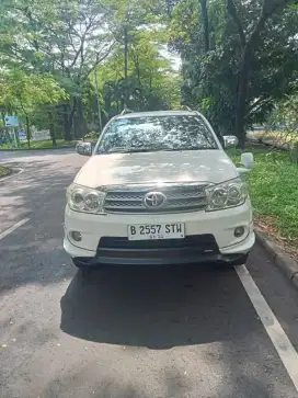 DIJUAL TOYOTA FORTUNER DIESEL 2009