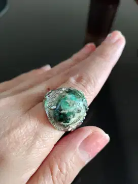 Cincin akik batu pirus