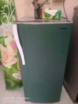 Kulkas 1 pintu merek Sharp mesin ORI