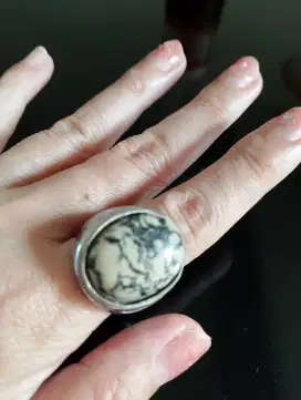 Cincin akik batu pirus putih Sulawesi