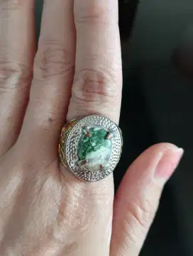 Cincin pirus bacan palamea