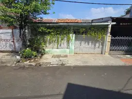Rumah Hitung Tanah, Jalan 2 mobil, SHM, Bebas banjir, Nego by owner.