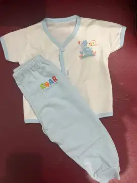 Setelan piyama panjang Newborn merk fluffy