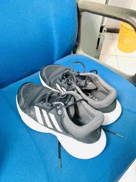 Adidas Bounce Size 42