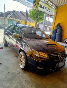 Toyota Vios Limo warna hitam