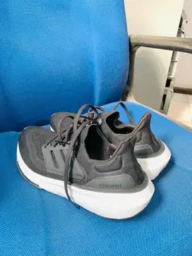 Sepatu Adidas Ultraboost 23 black white