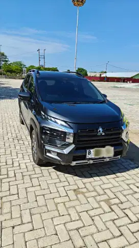 Xpander Cross Metik 2023