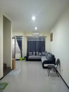 Jual rmh 2Lt minimalis lebak rejo, row jl 2mobil longgar