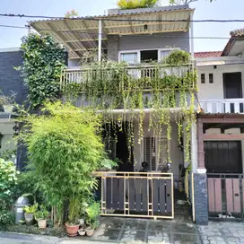 DIJUAL RUMAH 3 LANTAI DI CLUSTER VICTORIA, SENTUL CITY SSR607 A26