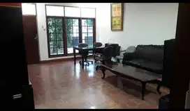 dijual rumah dan kost sangat strategis