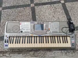 Keyboard organ piano Yamaha psr 2100