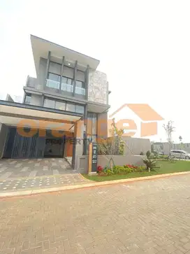RUMAH 3 LANTAI DENGAN LIFT DI KOTA WISATA