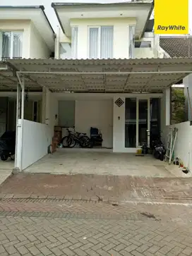 Dijual Rumah 2,5 lantai di Alam Hijau Surabaya Barat