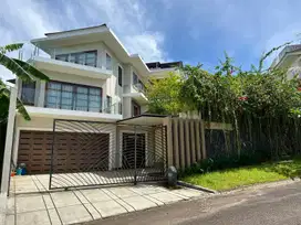 DIJUAL RUMAH 2 LANTAI + KOLAM RENANG DI IMPERIAL, SENTUL CITY SSR519