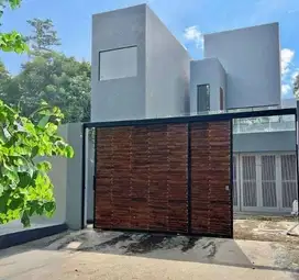 RUMAH MEWAH MURAH DI TAMAN WIJAYA KUSUMA CILANDAK DALAM CLUSTER