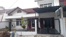 Rumah 1,5 Lantai Siap Huni di Klampis Dekat Merr, ONE GATE SYSYTEM
