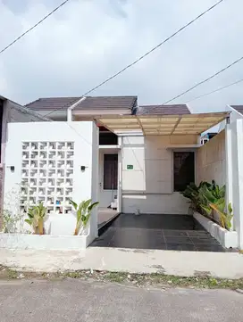 Dijual Rumah Cantik Sudah Renov di Talaga Bestari Tol Balaraja Timur