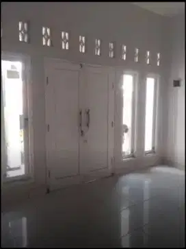 Dikontrakan Rumah Utan Kayu Selatan 40 juta per Tahun bisa NEGO