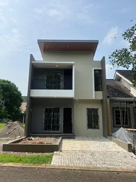 Rumah baru siapnhuni di Bsd De Latinos