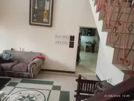 Disewakan Rumah Besar Luas 2 Lantai Di Margahayu Raya