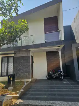 Mewah! Rumah 2Lantai Swimming Pool Dau Malang