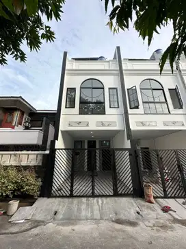 ANA RUMAH BARU UK 4X14M DI TANJUNG DUREN SISA 1 UNIT
