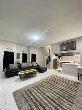 Di sewakan di Fajar Indah Rumah se isinya full furnish