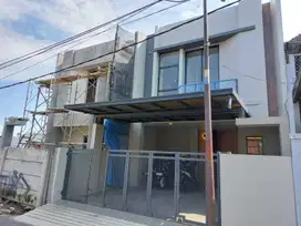 RUMAH BARU SIAP HUNI ADA ROOFTOP DI JALAN KEMBAR BANDUNG