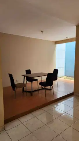 DIjual rumah di BSD tangsel 2 lantai