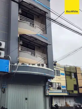 Disewakan Ruko 3 lantai di Klampis Jaya Surabaya