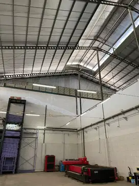Dijual/Disewakan Gudang Bagus di Pergudangan 99, Salembaran 1200m2.