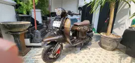 Rare to find! Scomadi Adventure 200i like new! Km 271 + Bonus Helm AGV