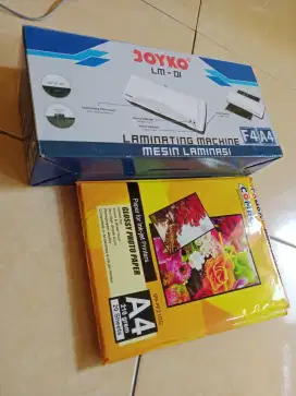 Mesin laminating dan 4 bungkus kertas foto
