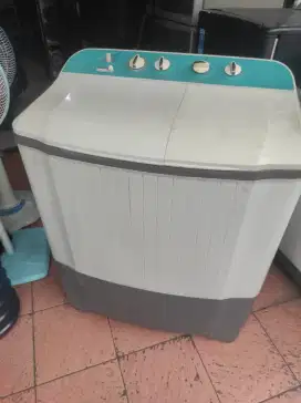 Mesin cuci 2 tabung LG kapasitas 8 kg siap pakai semua normal no minus