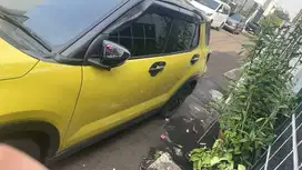 Mobil Kuning di Jual