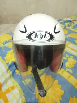 Helm KYT DJ MARU white