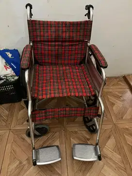 Kursi roda bekas