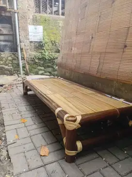 Furnitur bambu hitam / putih